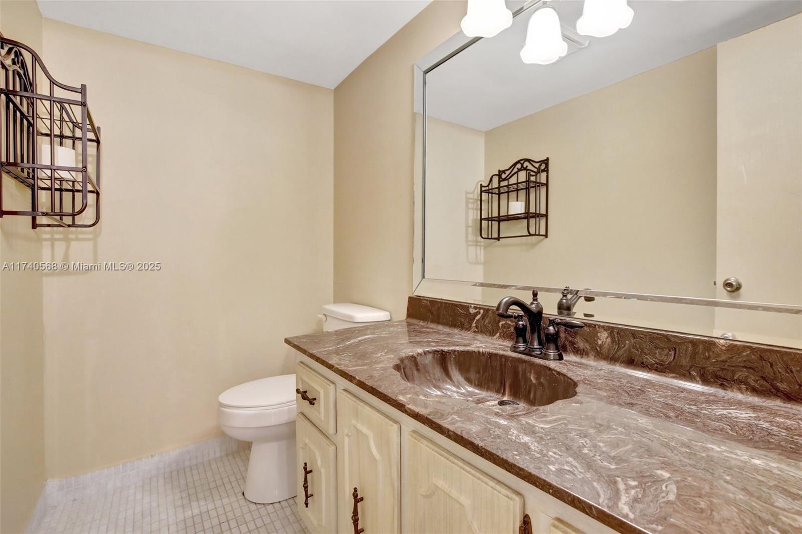 7981 S French Dr # 304 Unit: 2-304