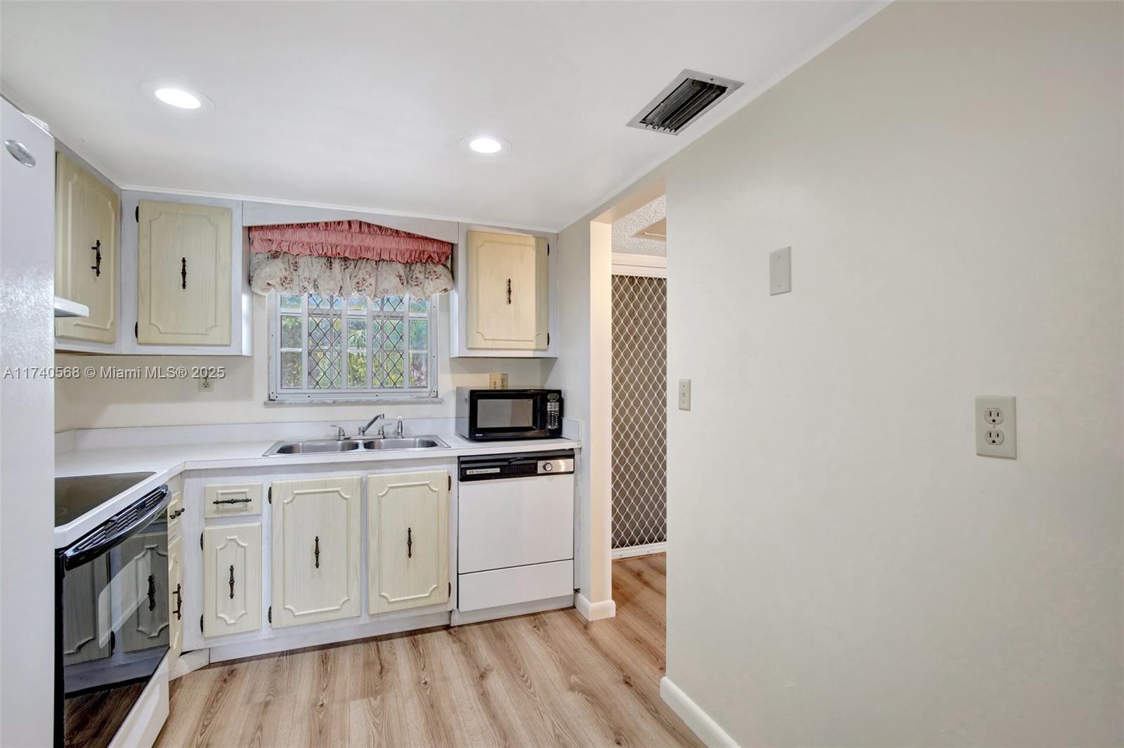 7981 S French Dr # 304 Unit: 2-304