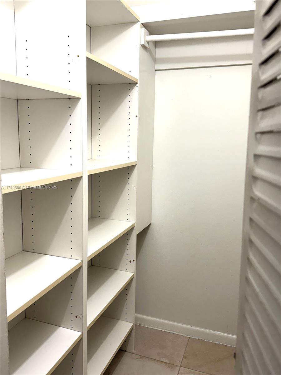 4394 NW 9th Ave # 1G Unit: 20-1G