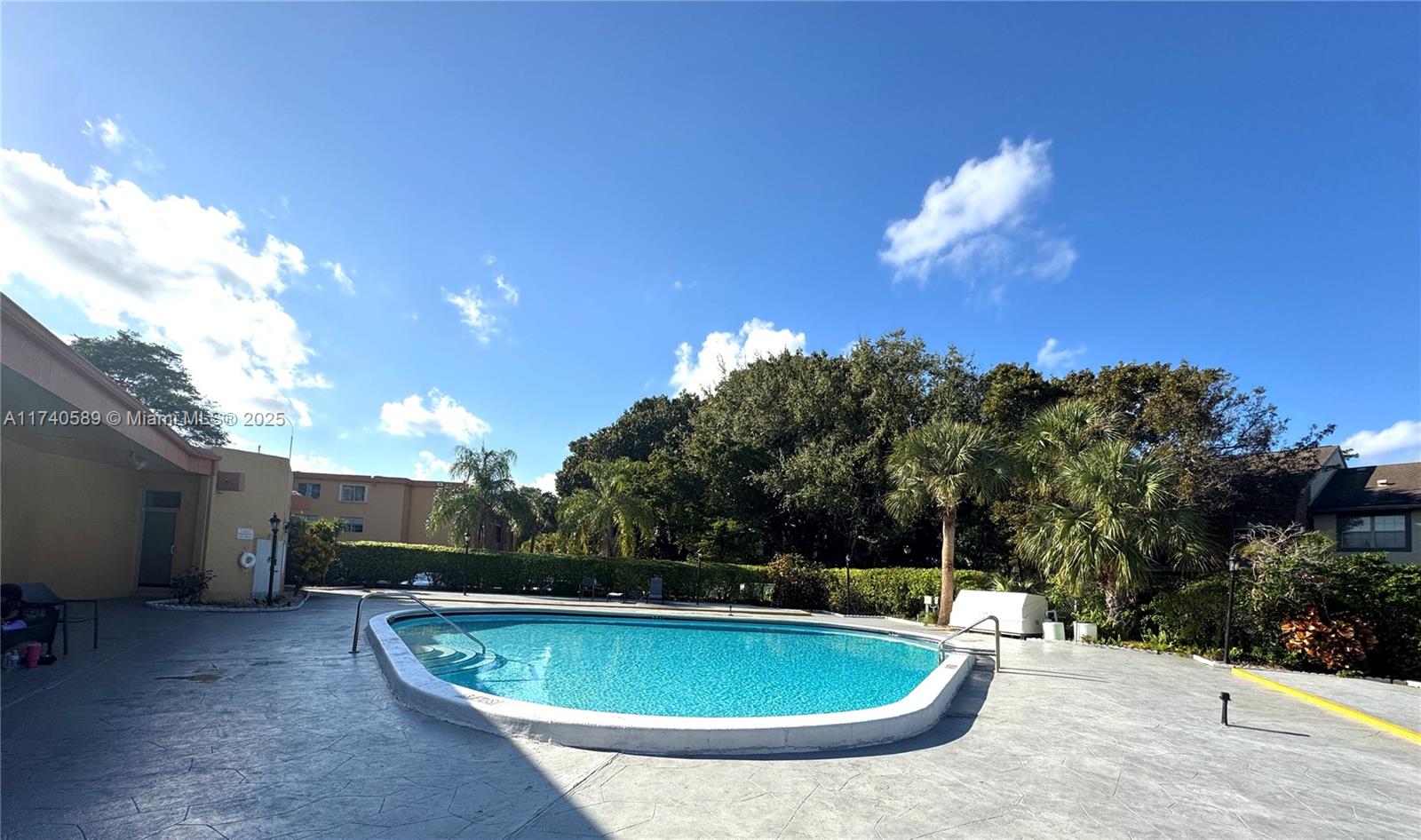 4394 NW 9th Ave # 1G Unit: 20-1G