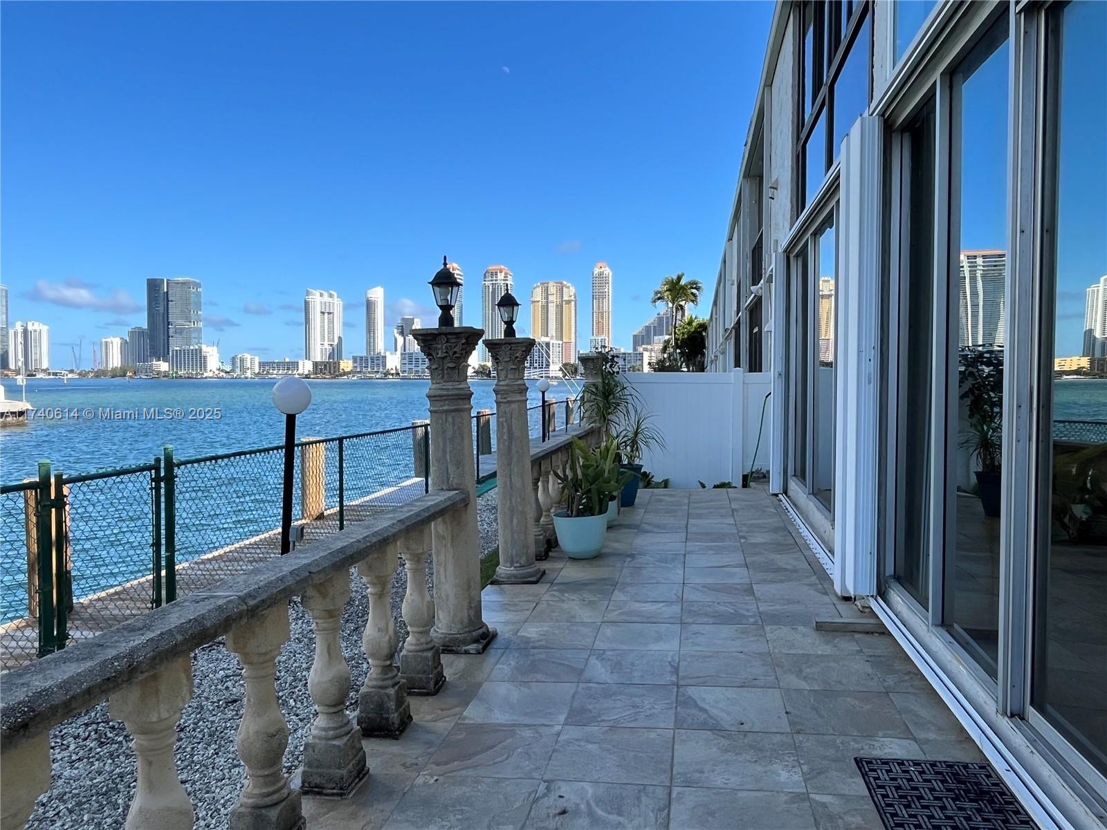 3745 NE 171st St # 9