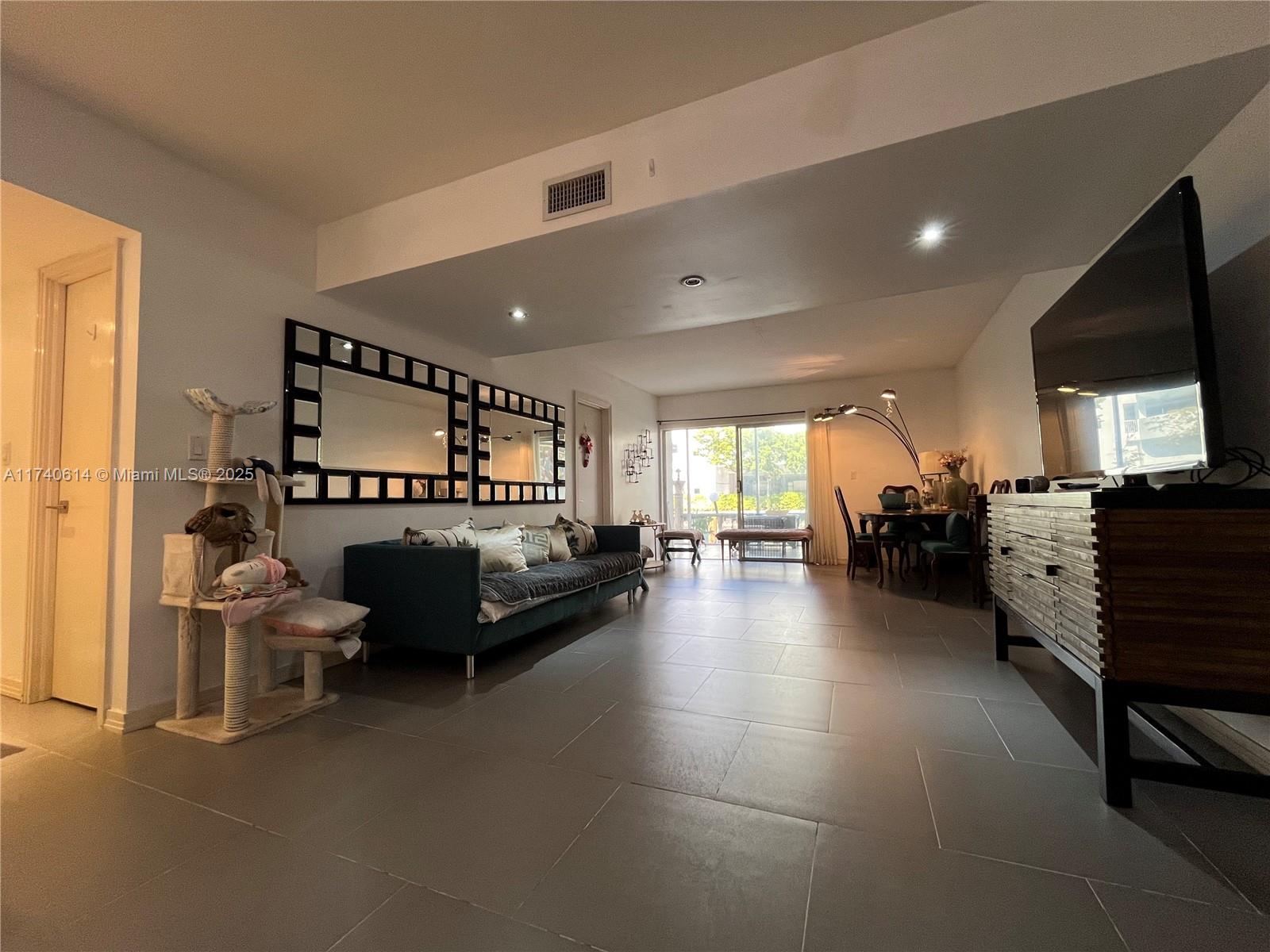 3745 NE 171st St # 9