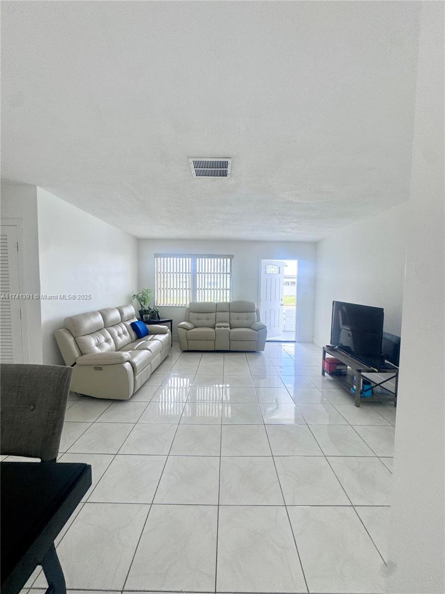 4700 NW 48th Ave
