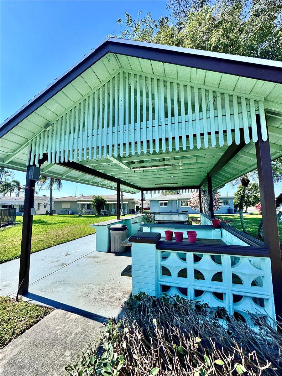 4700 NW 48th Ave