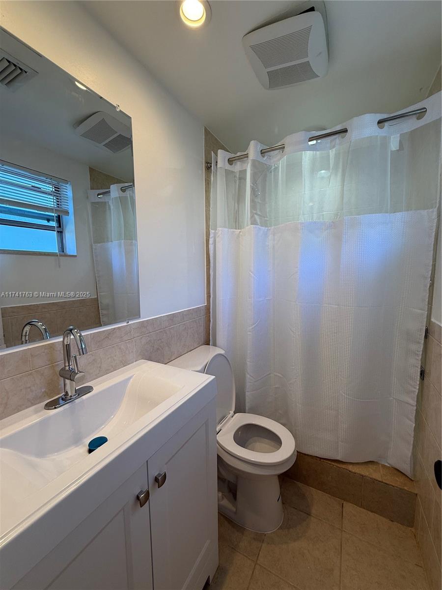 3501 NW 17th Ter