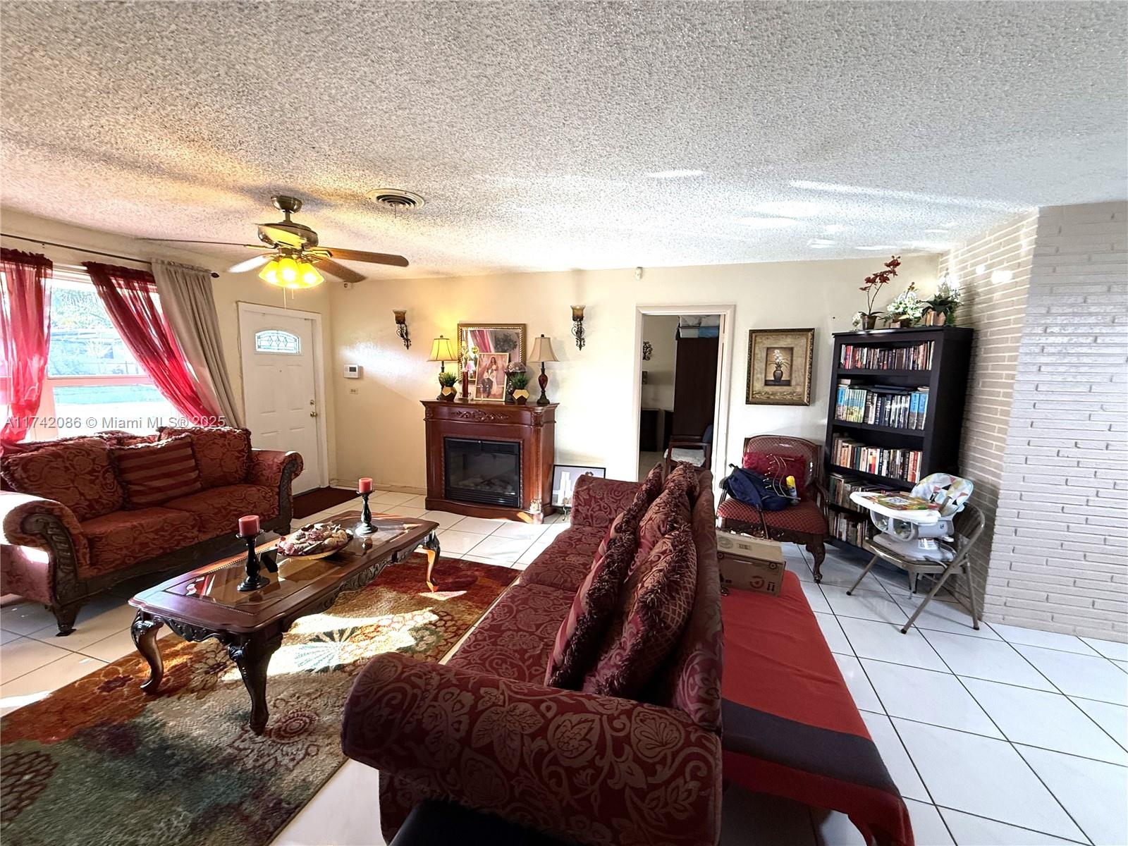 370 NW 43rd Ave