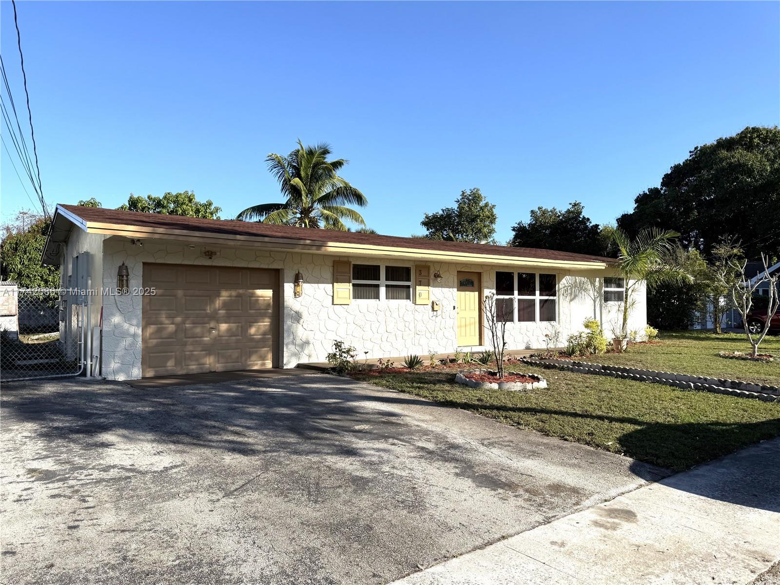 370 NW 43rd Ave