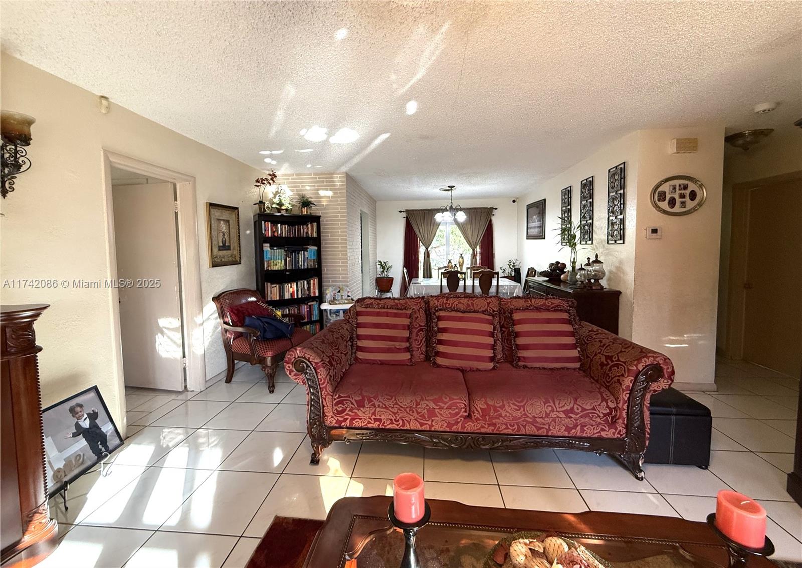 370 NW 43rd Ave
