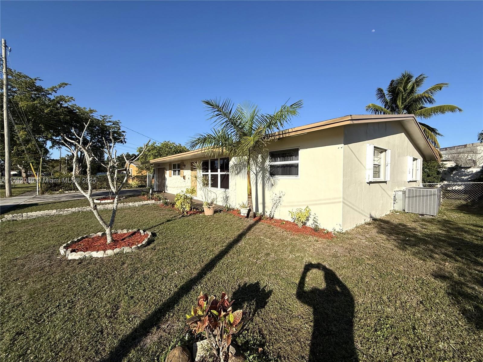370 NW 43rd Ave