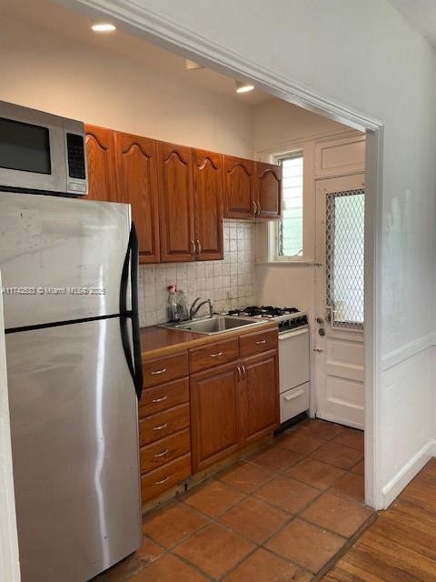 1560 Jefferson Ave # 5