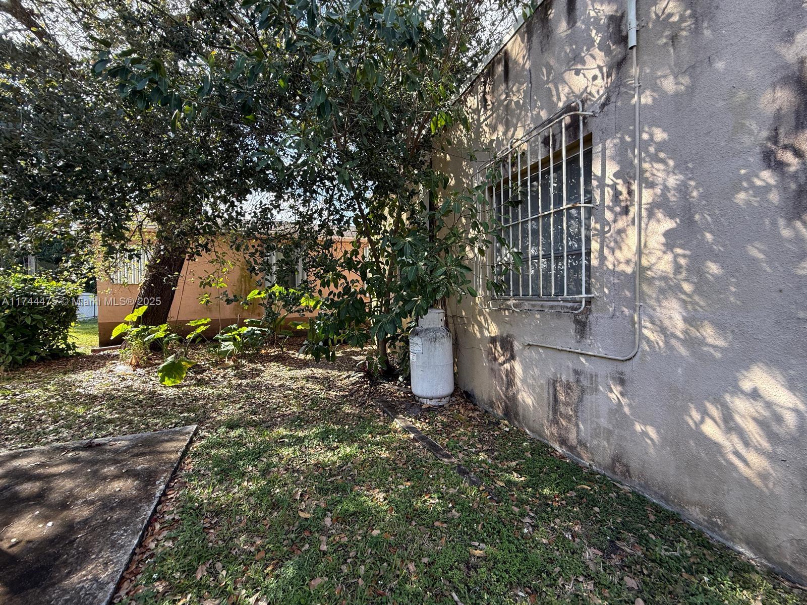 1824 NW 47th St