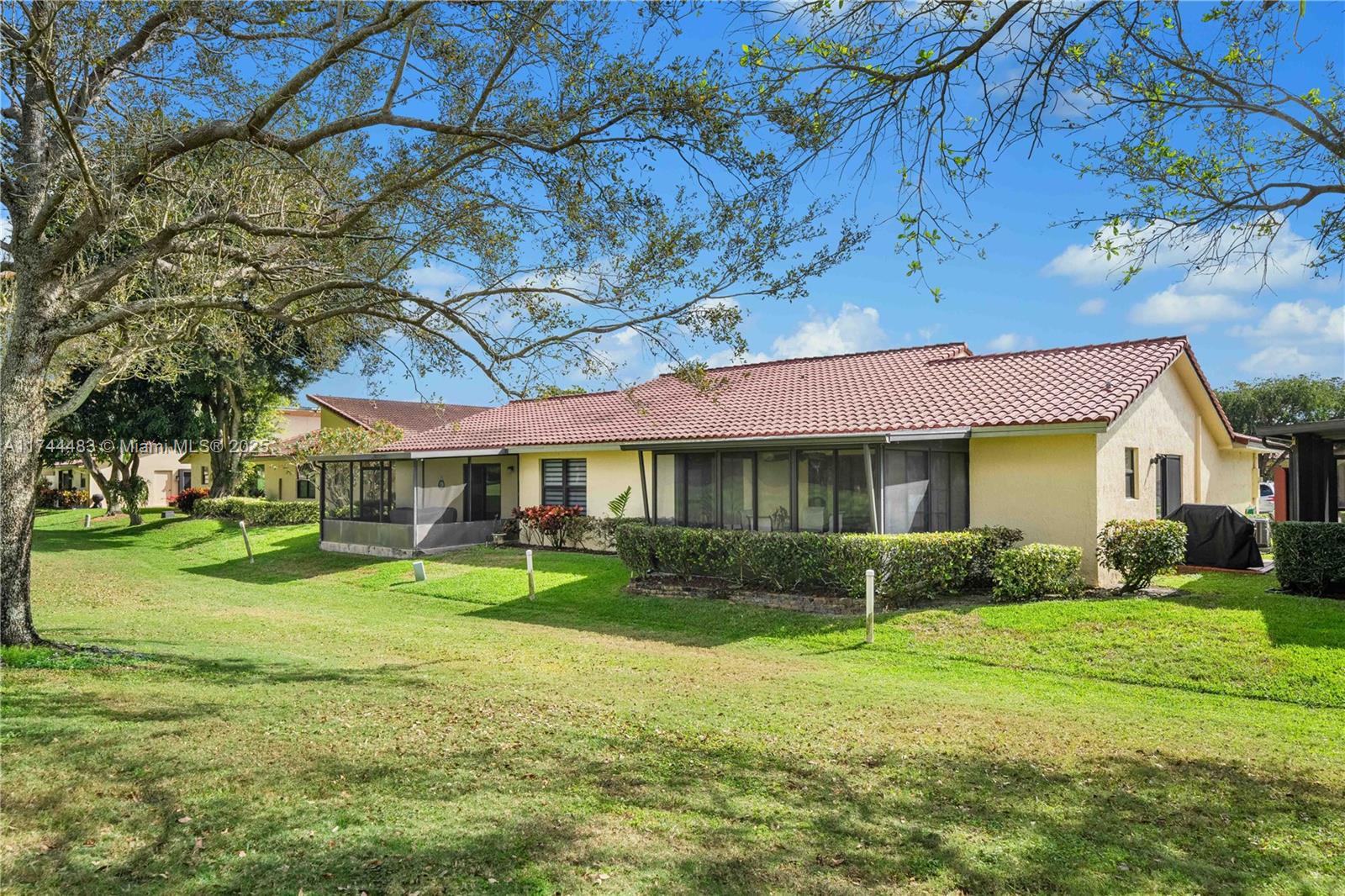 9555 Toledo Ln