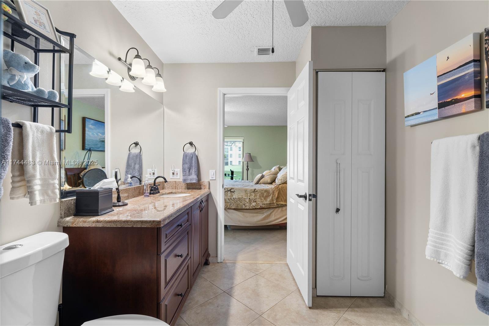 9555 Toledo Ln