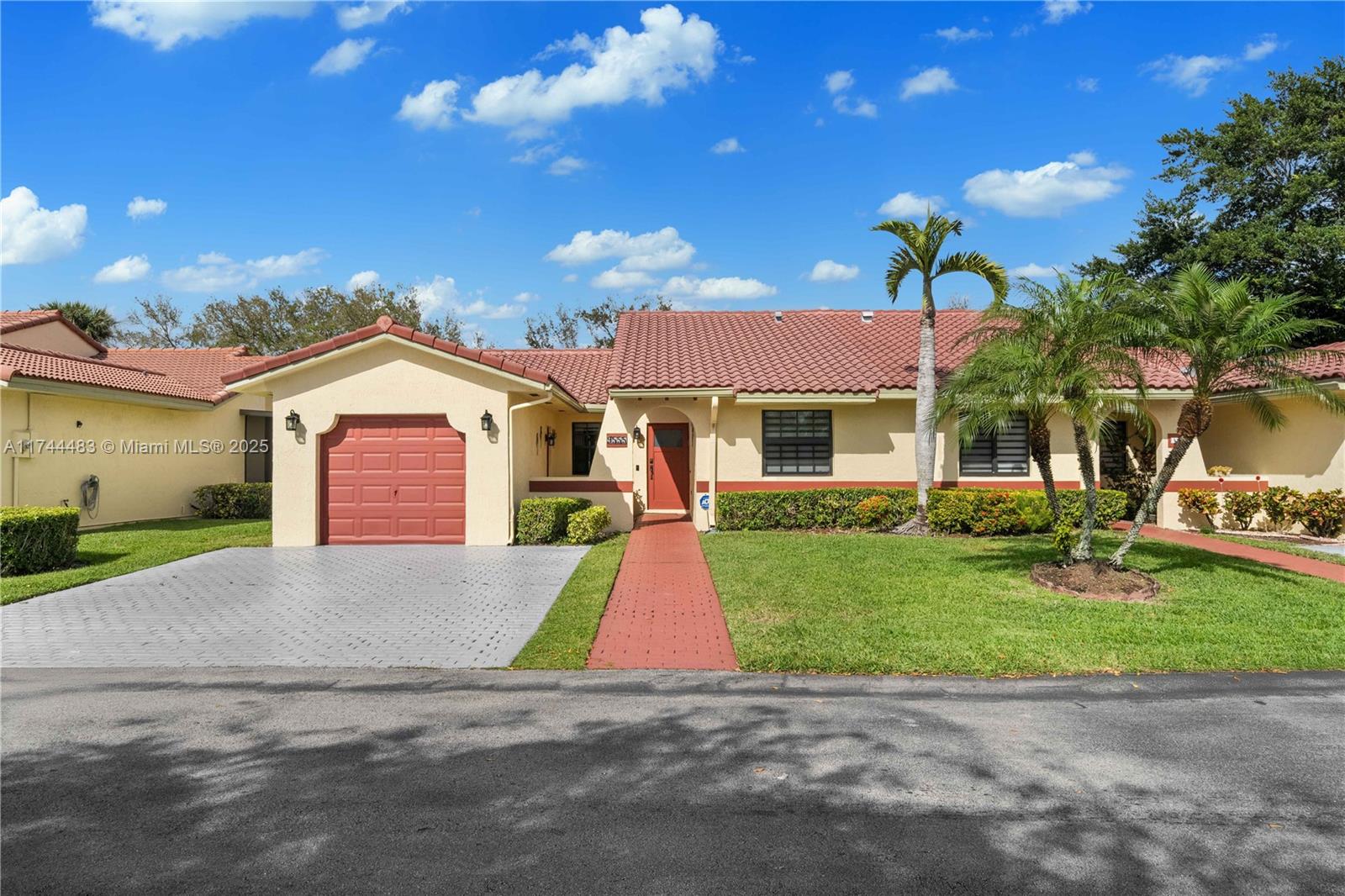9555 Toledo Ln