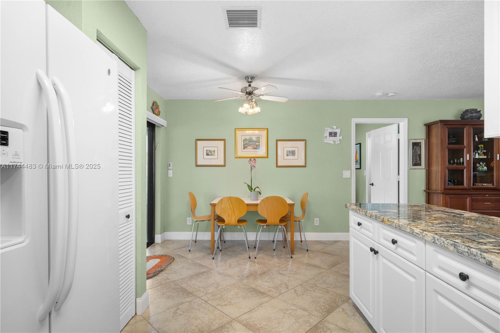 9555 Toledo Ln