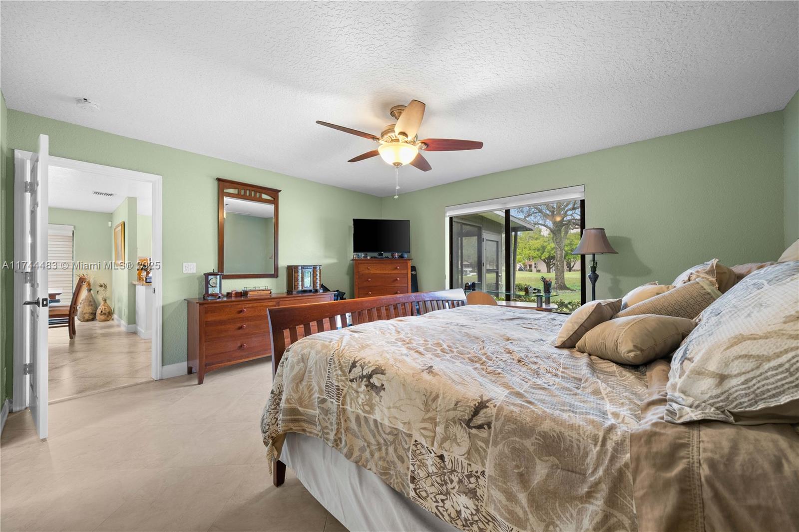 9555 Toledo Ln