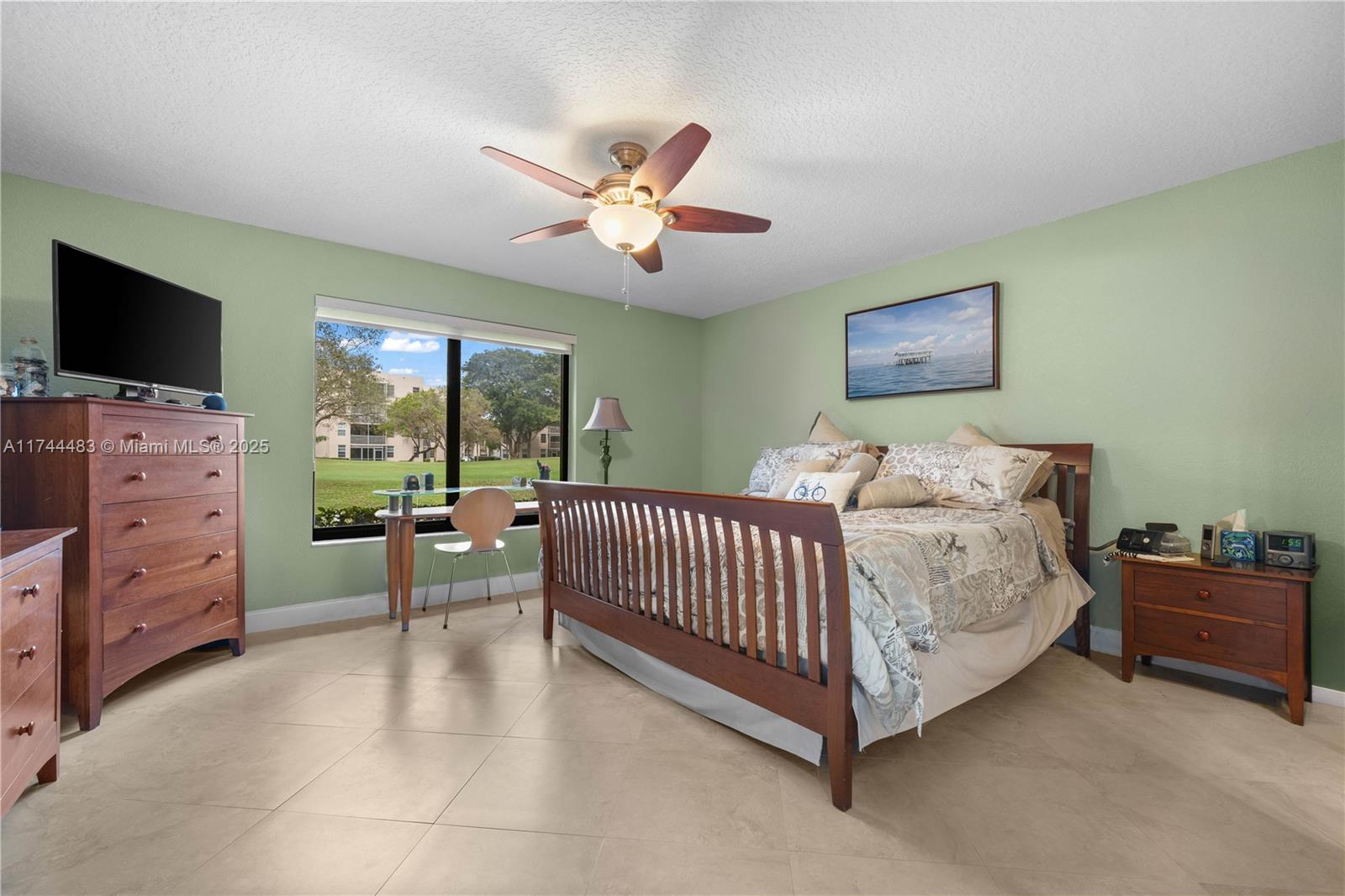 9555 Toledo Ln
