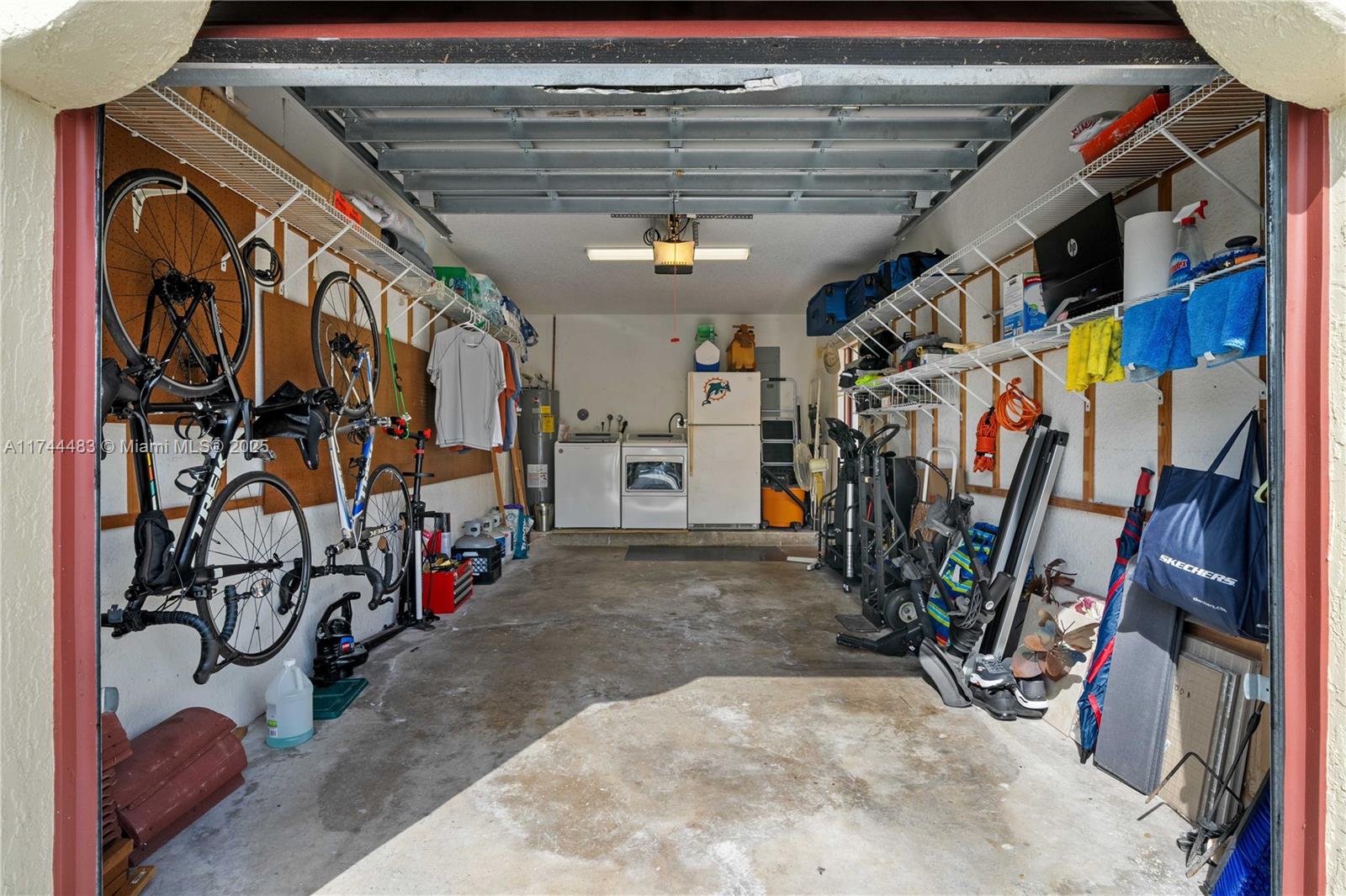 9555 Toledo Ln