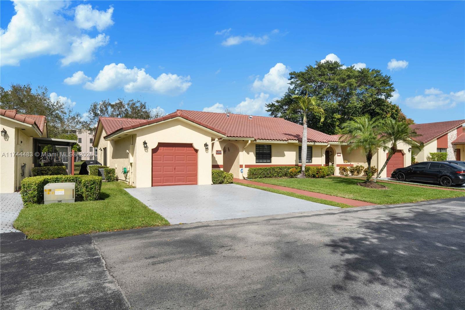 9555 Toledo Ln