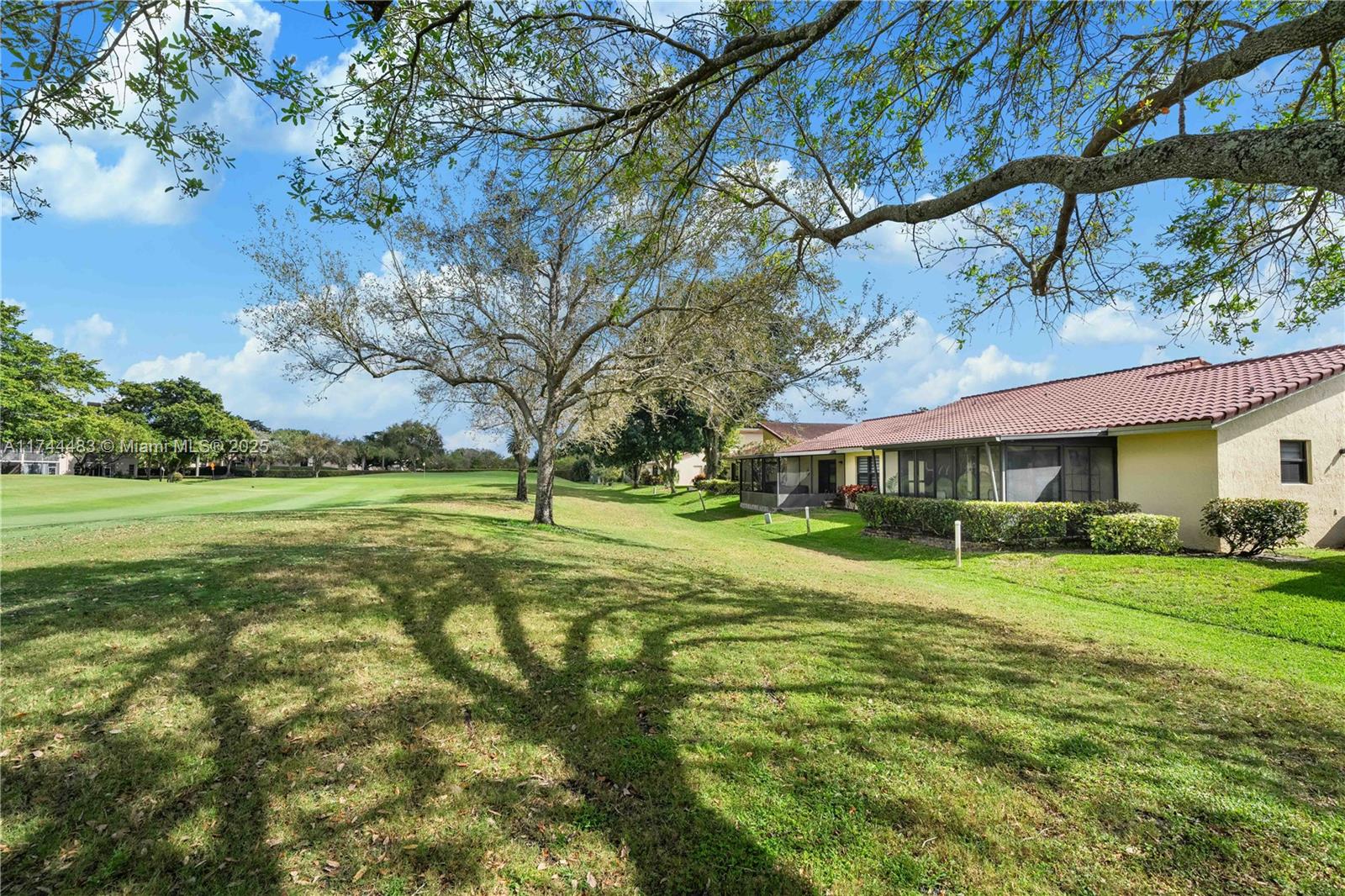 9555 Toledo Ln