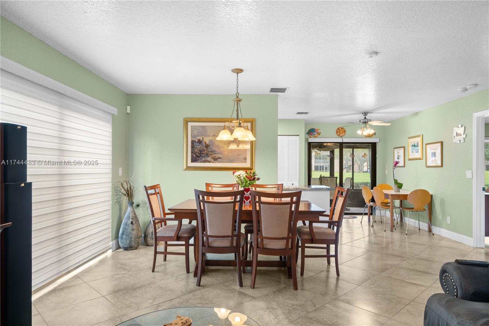 9555 Toledo Ln