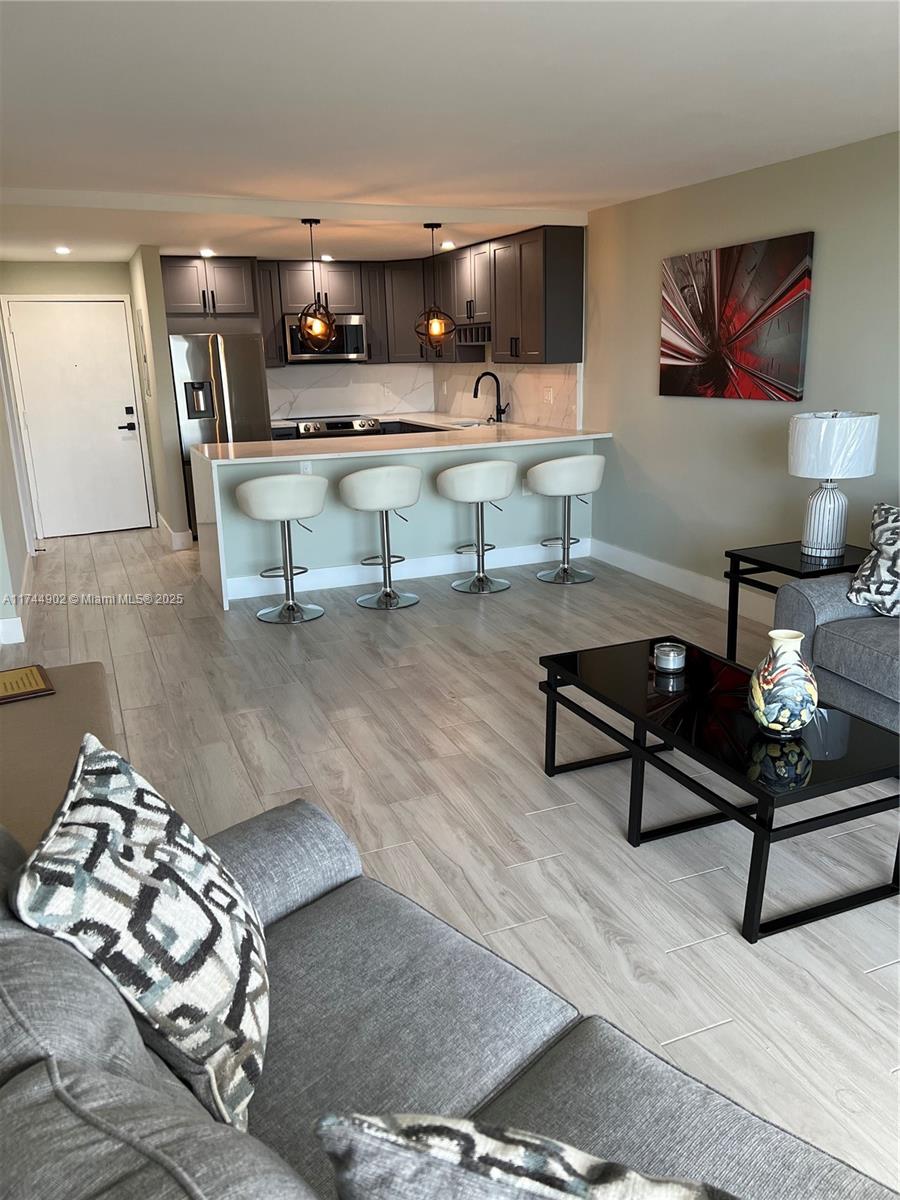 1800 N Andrews Ave # 5D