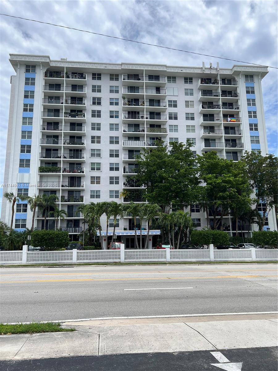 1800 N Andrews Ave # 5D