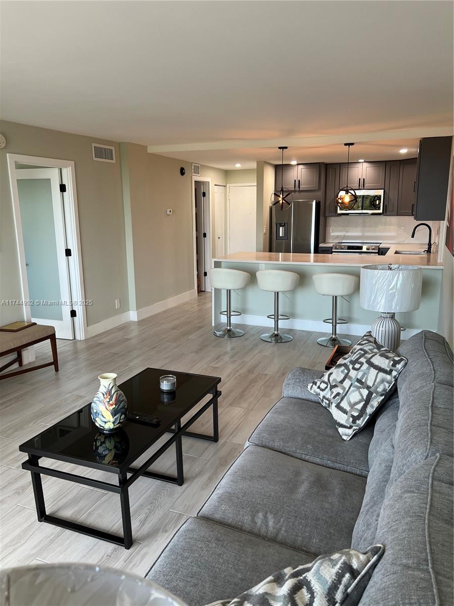 1800 N Andrews Ave # 5D