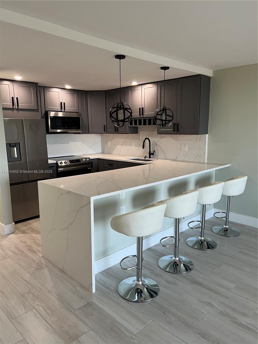 1800 N Andrews Ave # 5D
