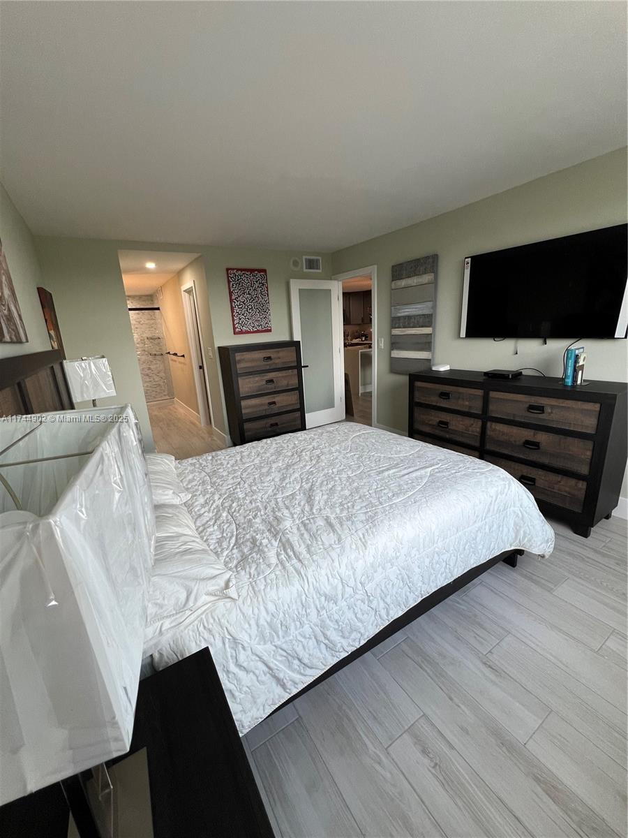 1800 N Andrews Ave # 5D