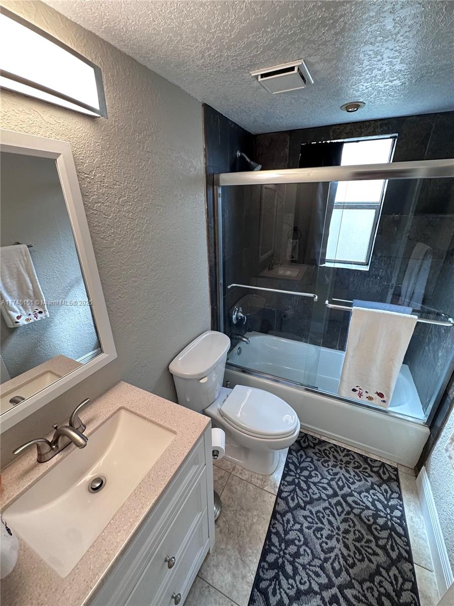 5302 NE 6th # A16