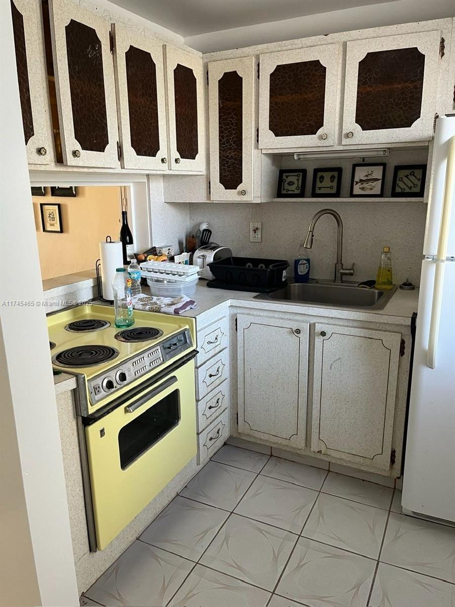 2855 Leonard Dr # H305