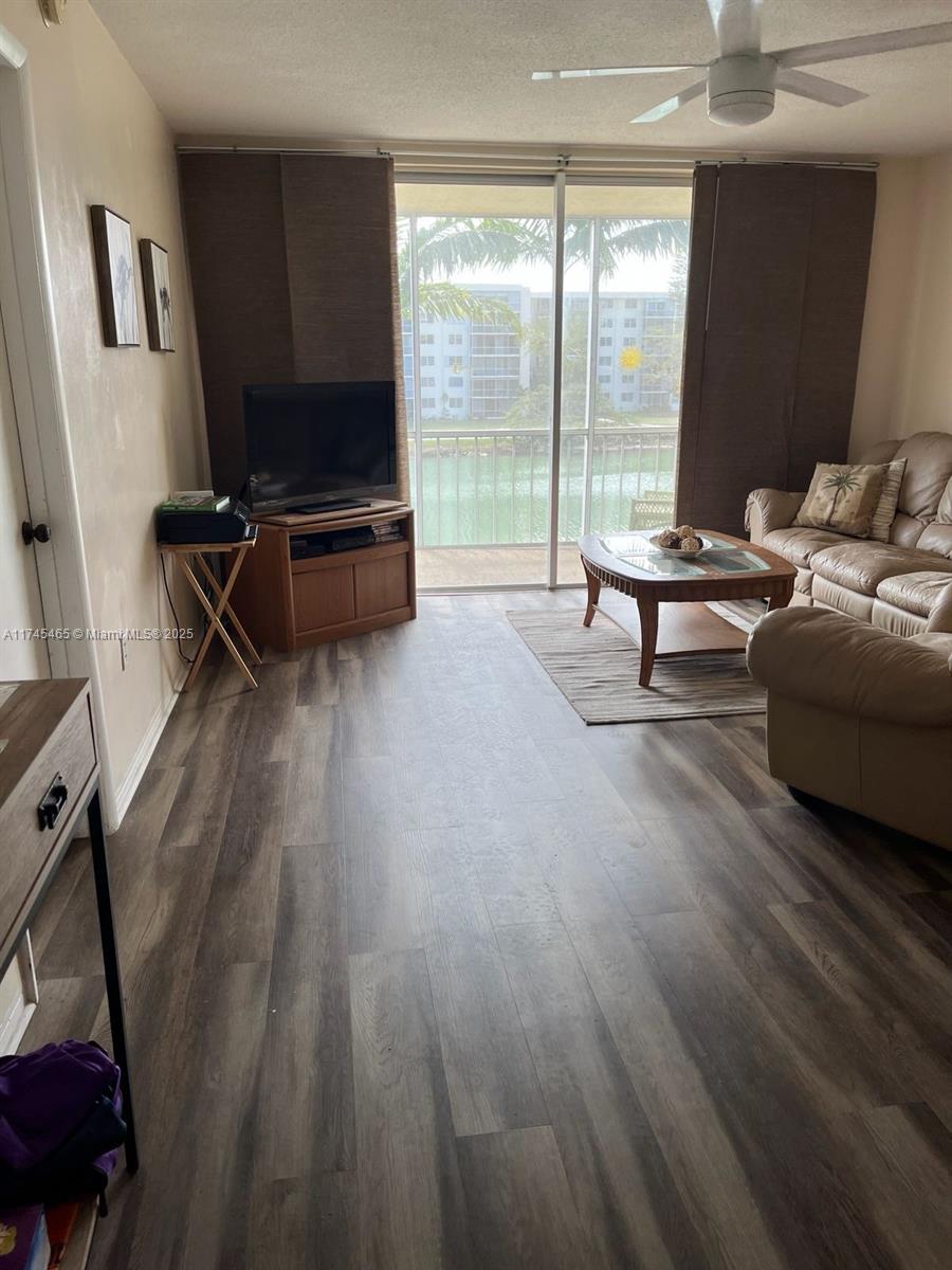 2855 Leonard Dr # H305