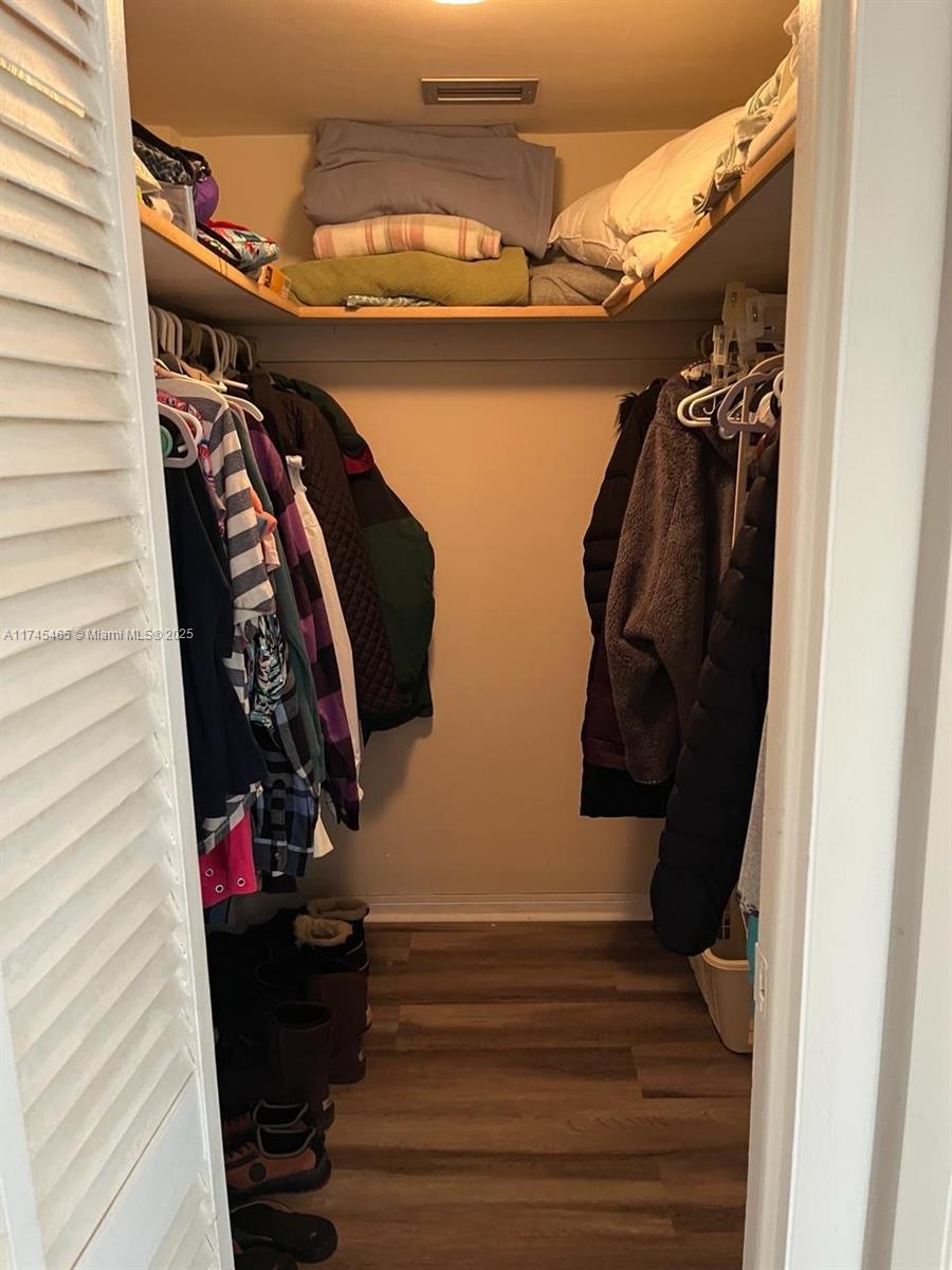 2855 Leonard Dr # H305