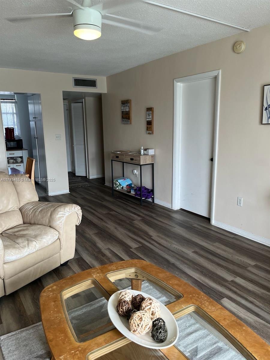 2855 Leonard Dr # H305