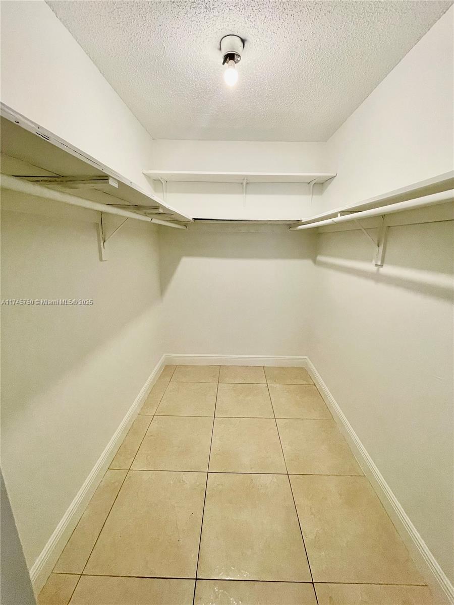 6505 Winfield Blvd # 32 Unit: B-32