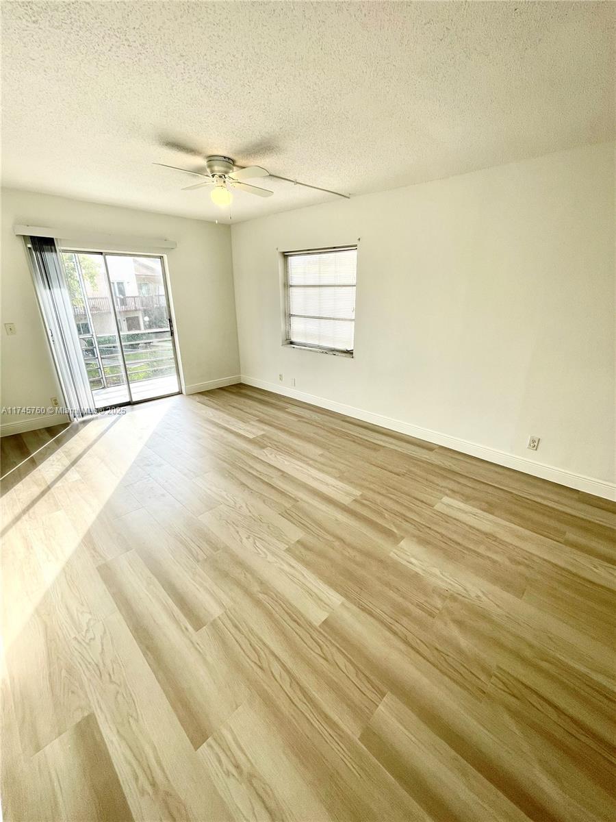 6505 Winfield Blvd # 32 Unit: B-32