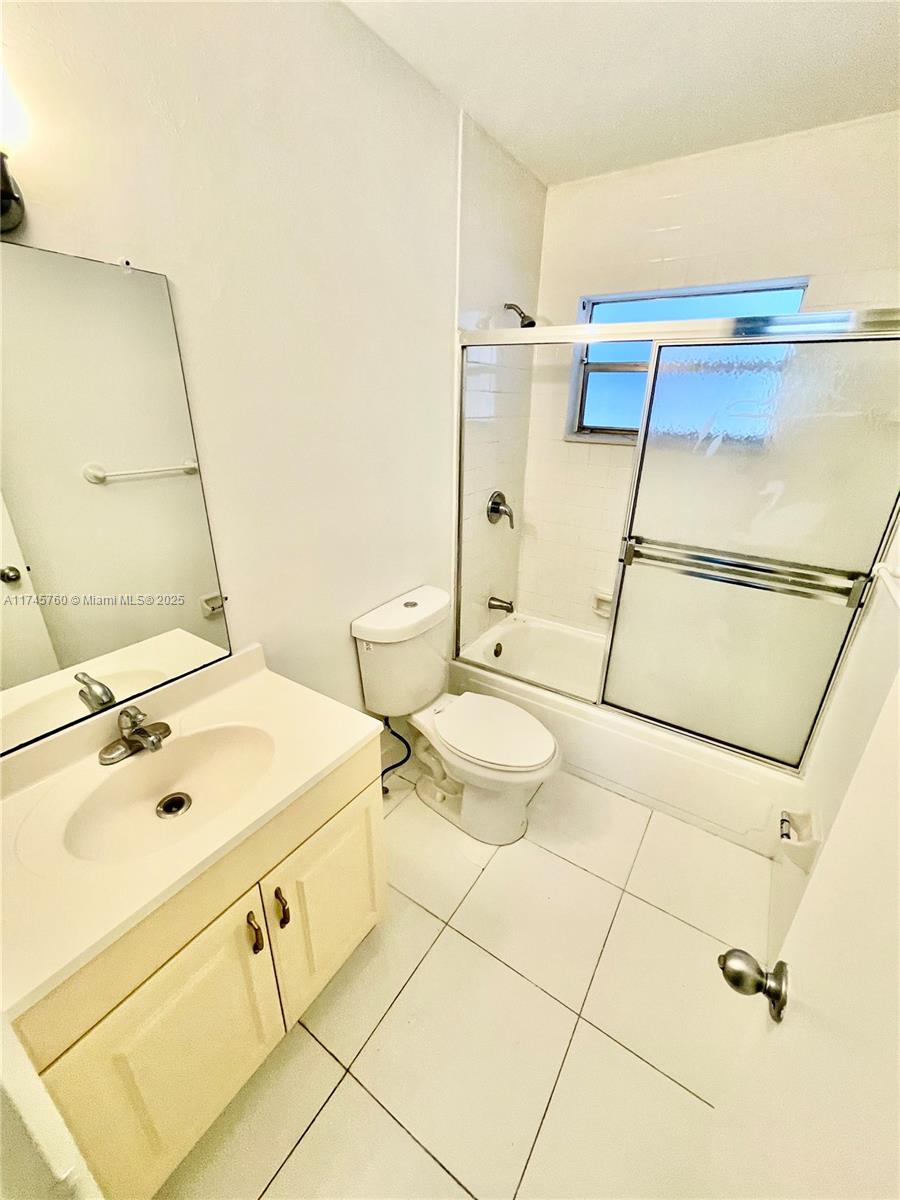 6505 Winfield Blvd # 32 Unit: B-32