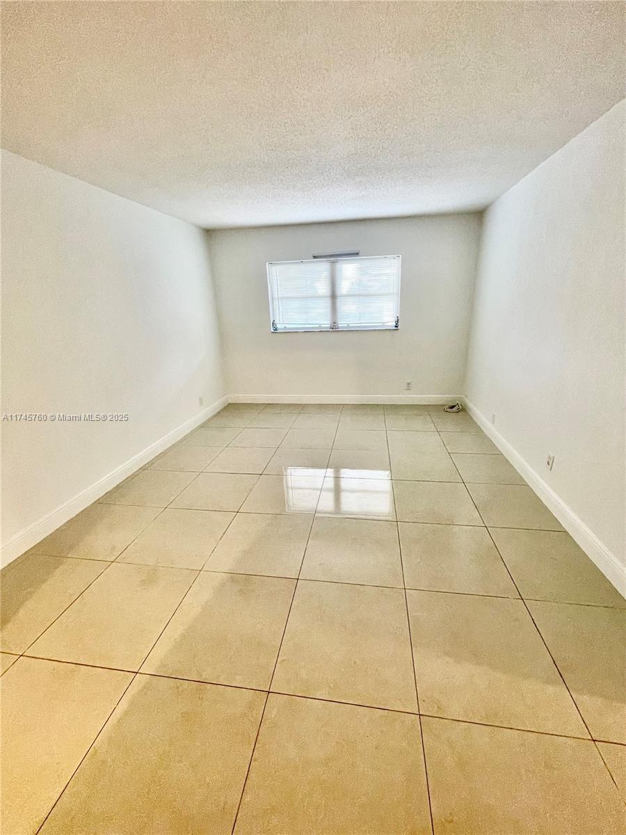 6505 Winfield Blvd # 32 Unit: B-32