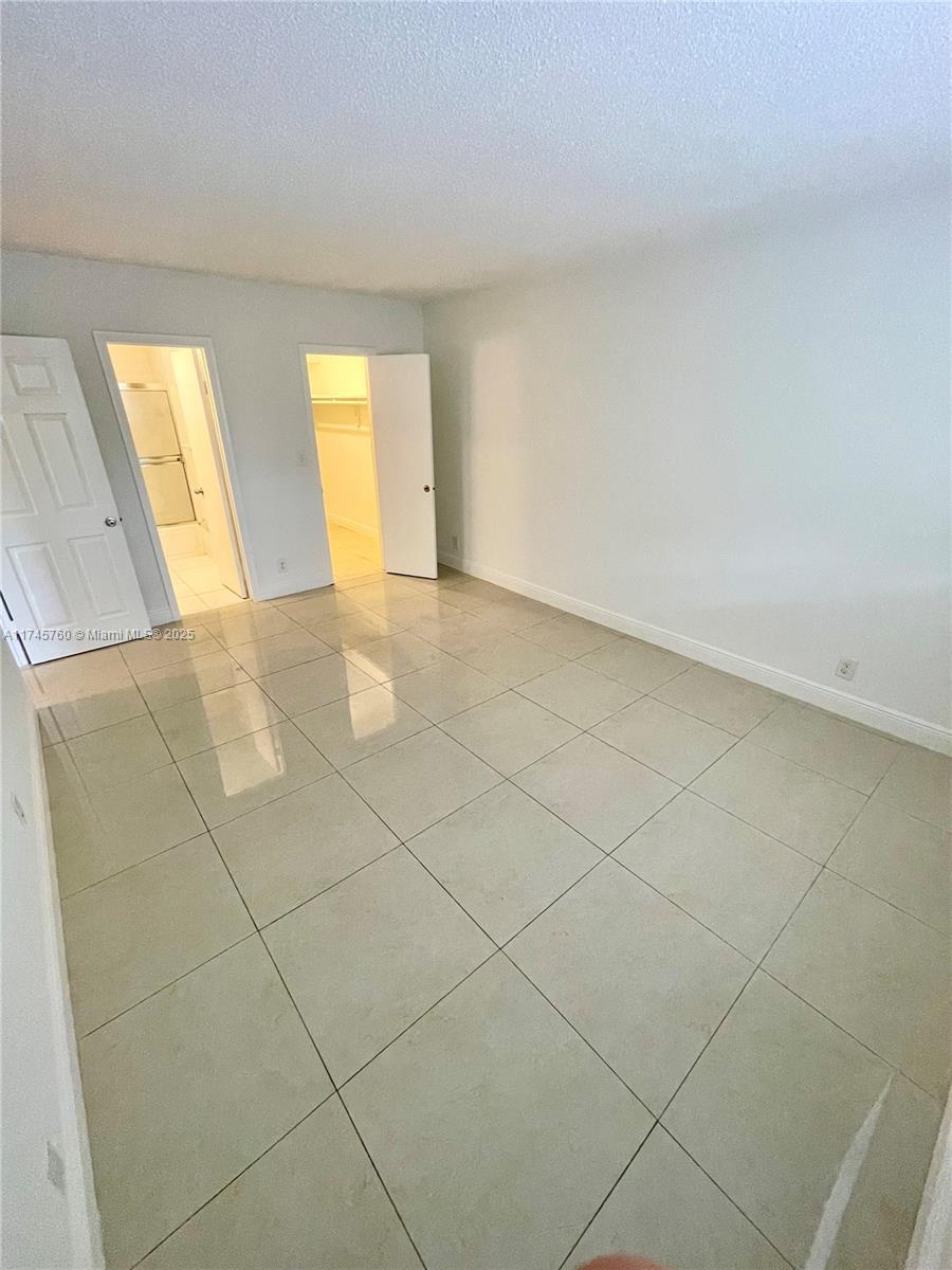 6505 Winfield Blvd # 32 Unit: B-32