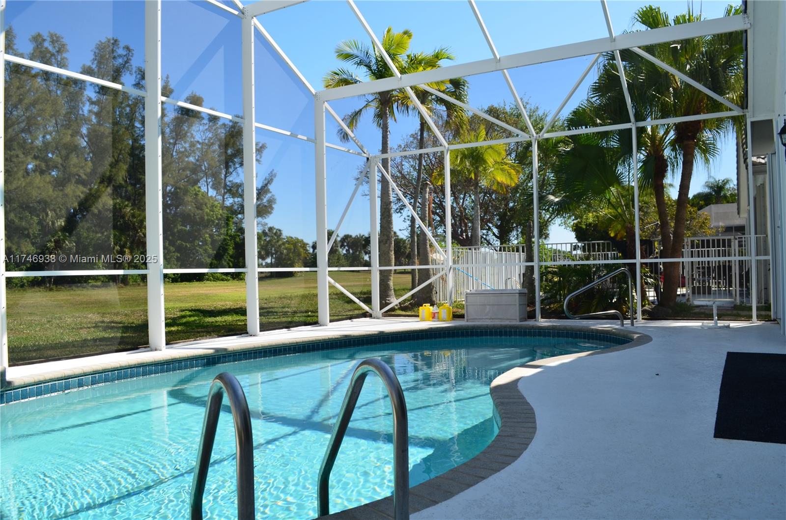 7700 NW 29th St