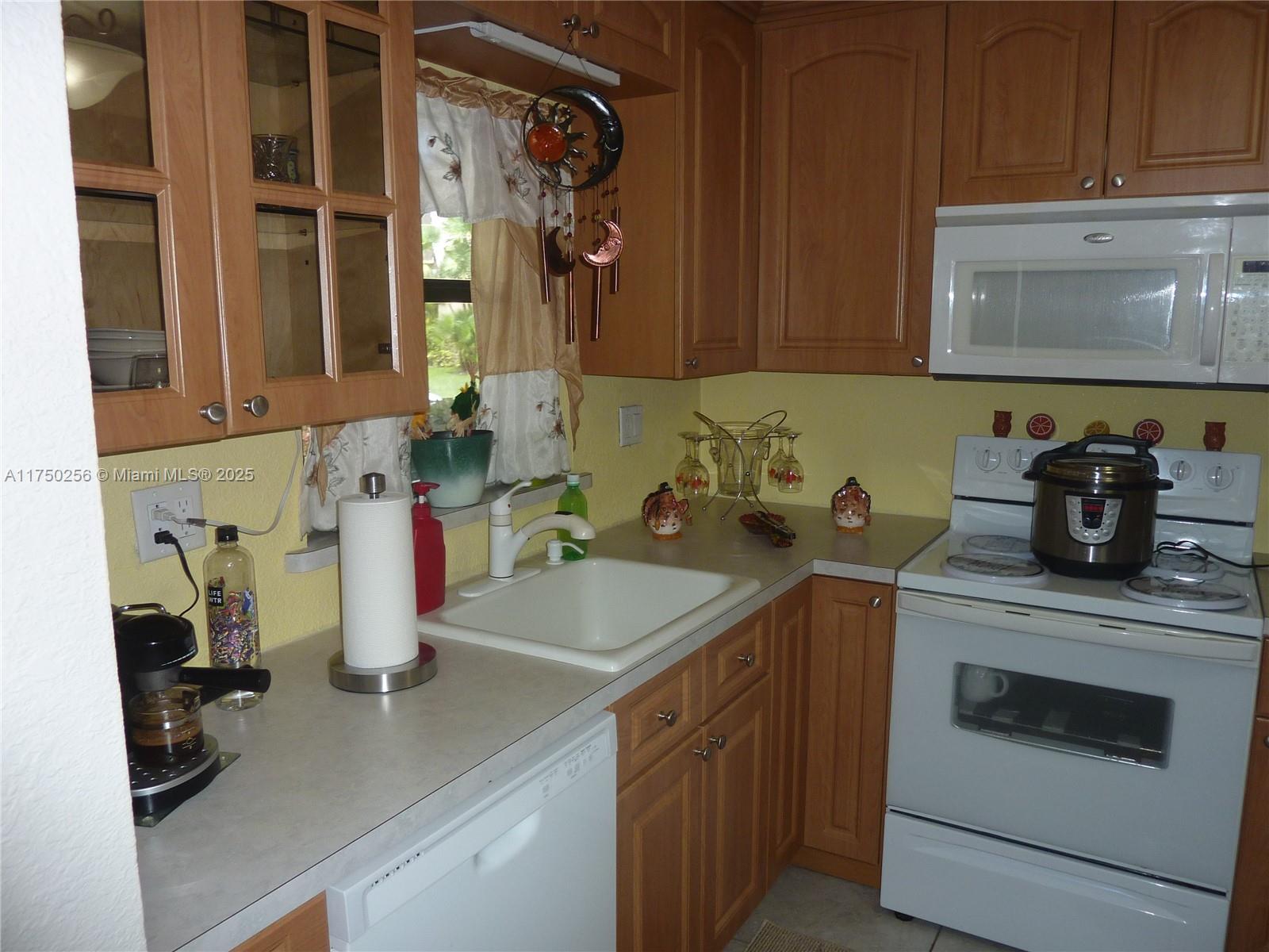 10123 Sunrise Lakes Blvd Unit: 104