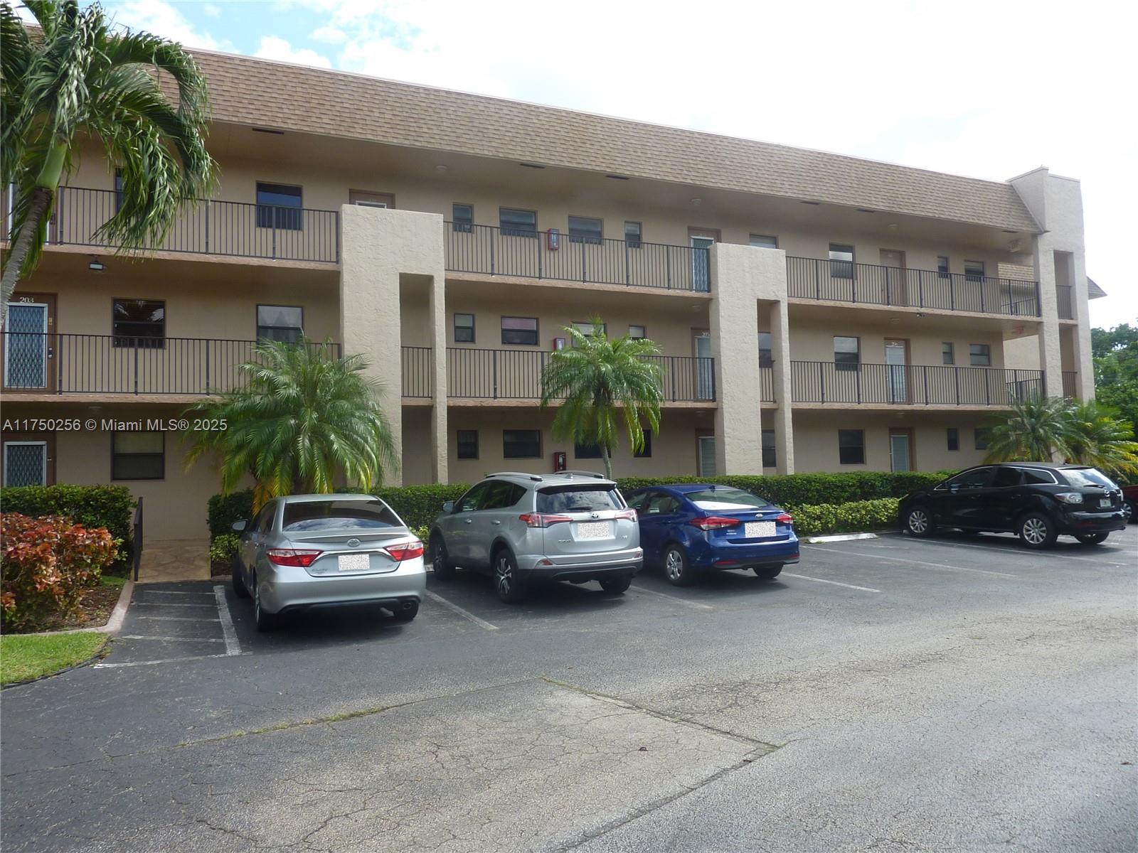 10123 Sunrise Lakes Blvd Unit: 104