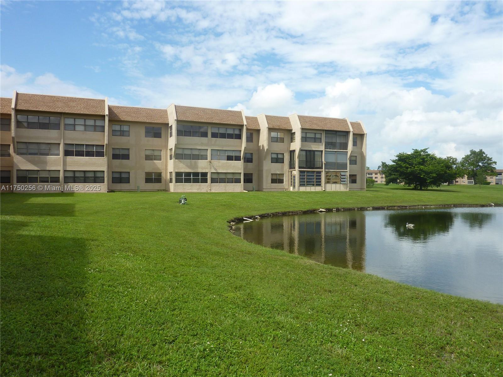 10123 Sunrise Lakes Blvd Unit: 104