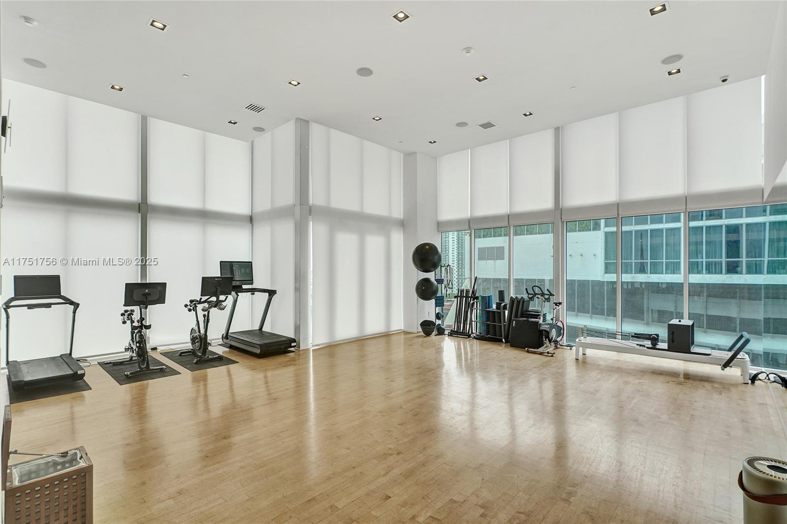 1040 Biscayne Blvd # 3608