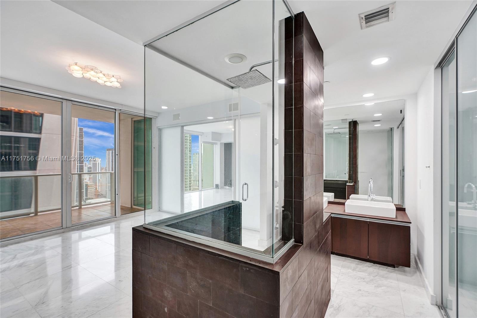 1040 Biscayne Blvd # 3608