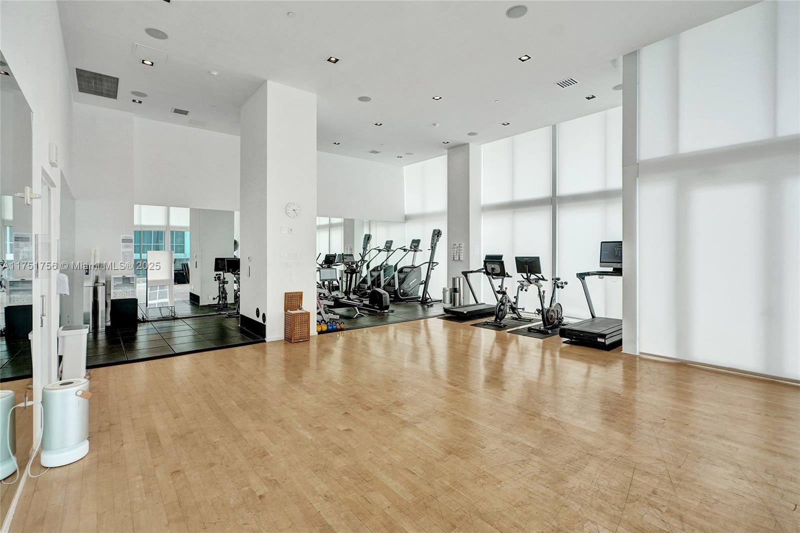 1040 Biscayne Blvd # 3608