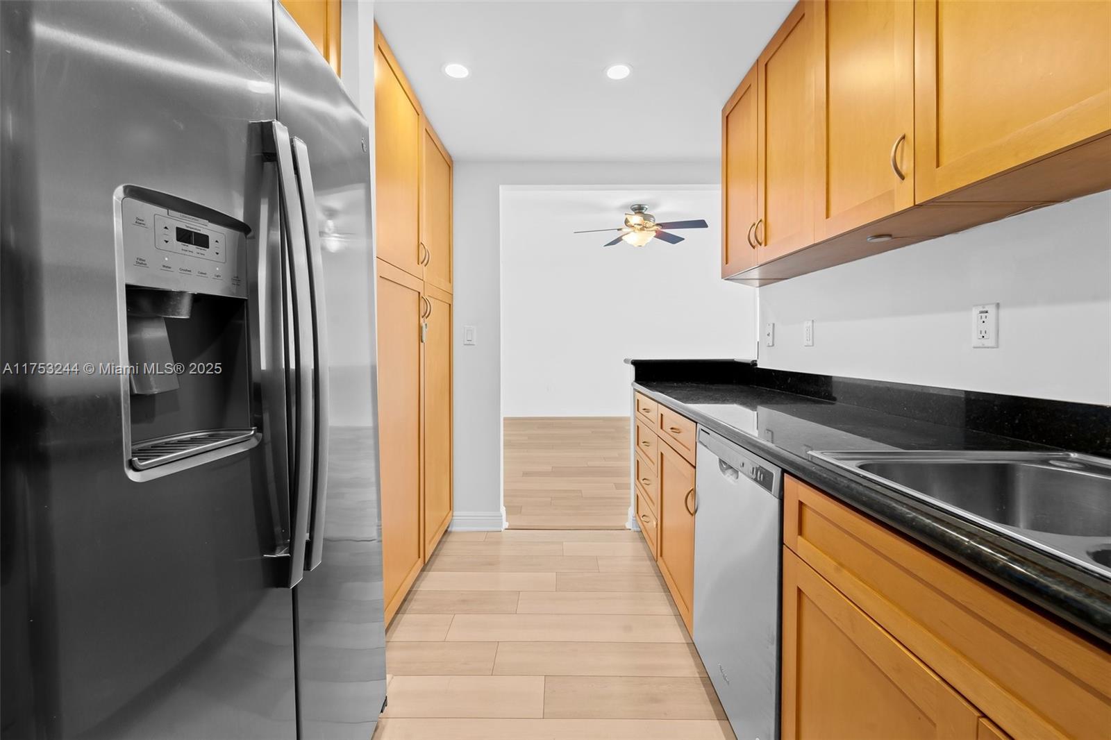 10350 W Bay Harbor Dr # 7D