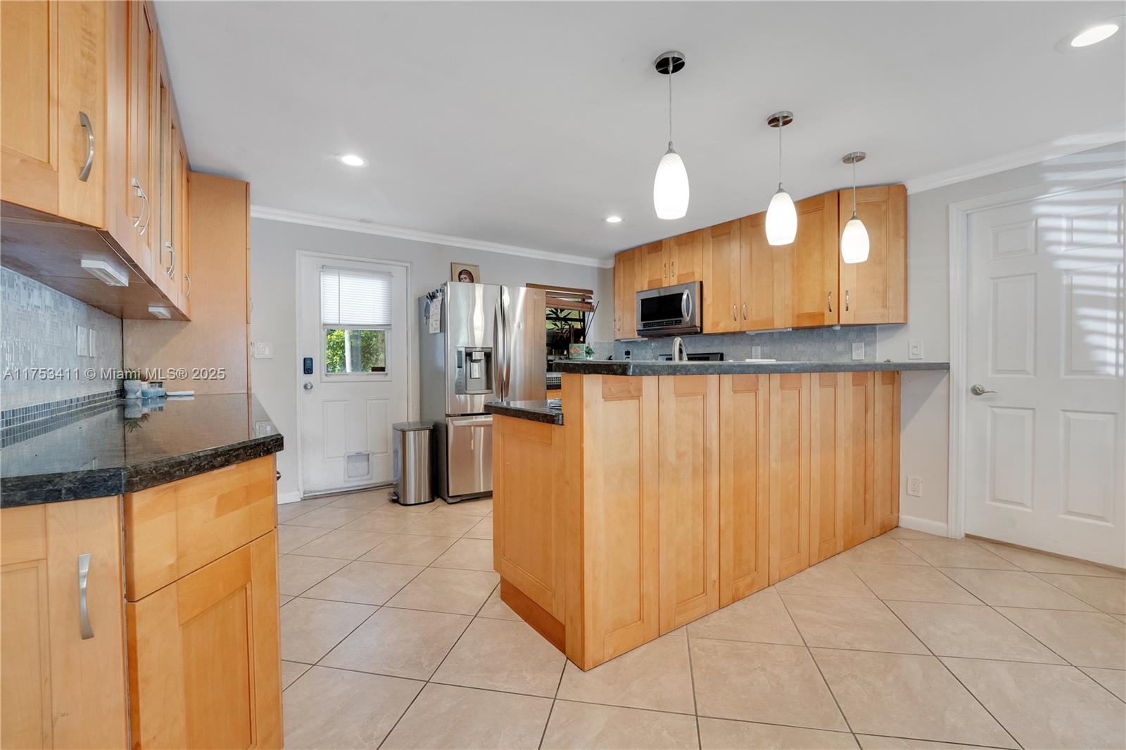 1663 SW 28th Ave
