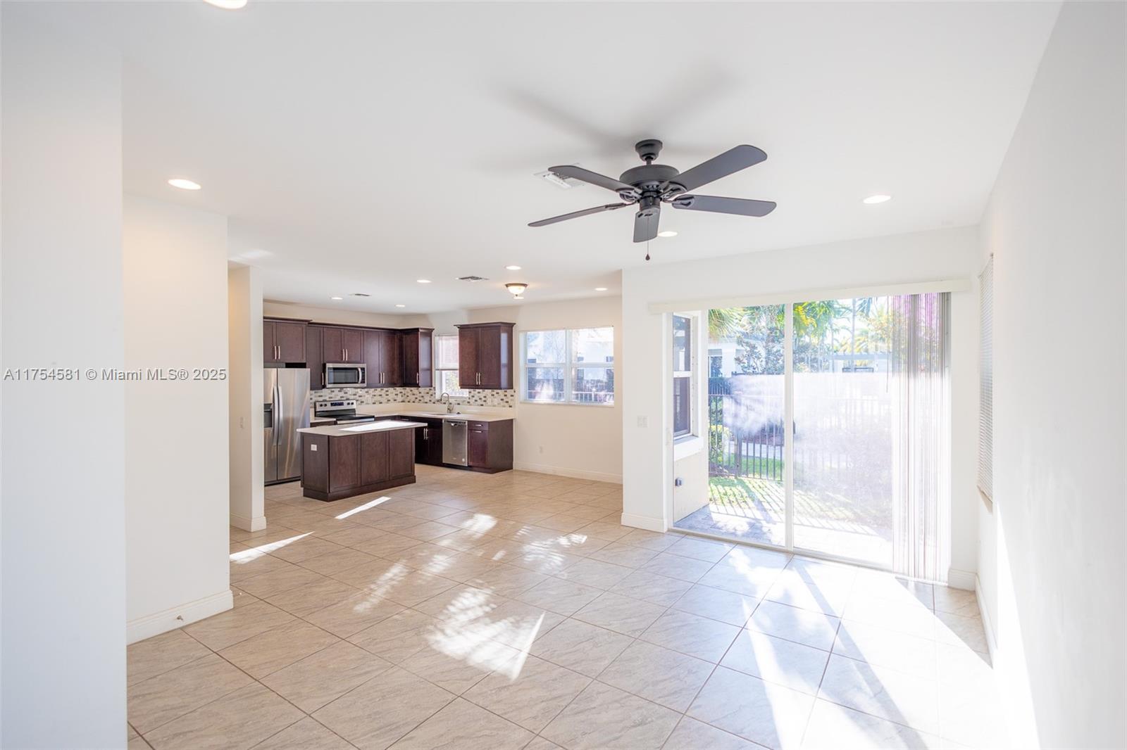 6950 Pines Cir